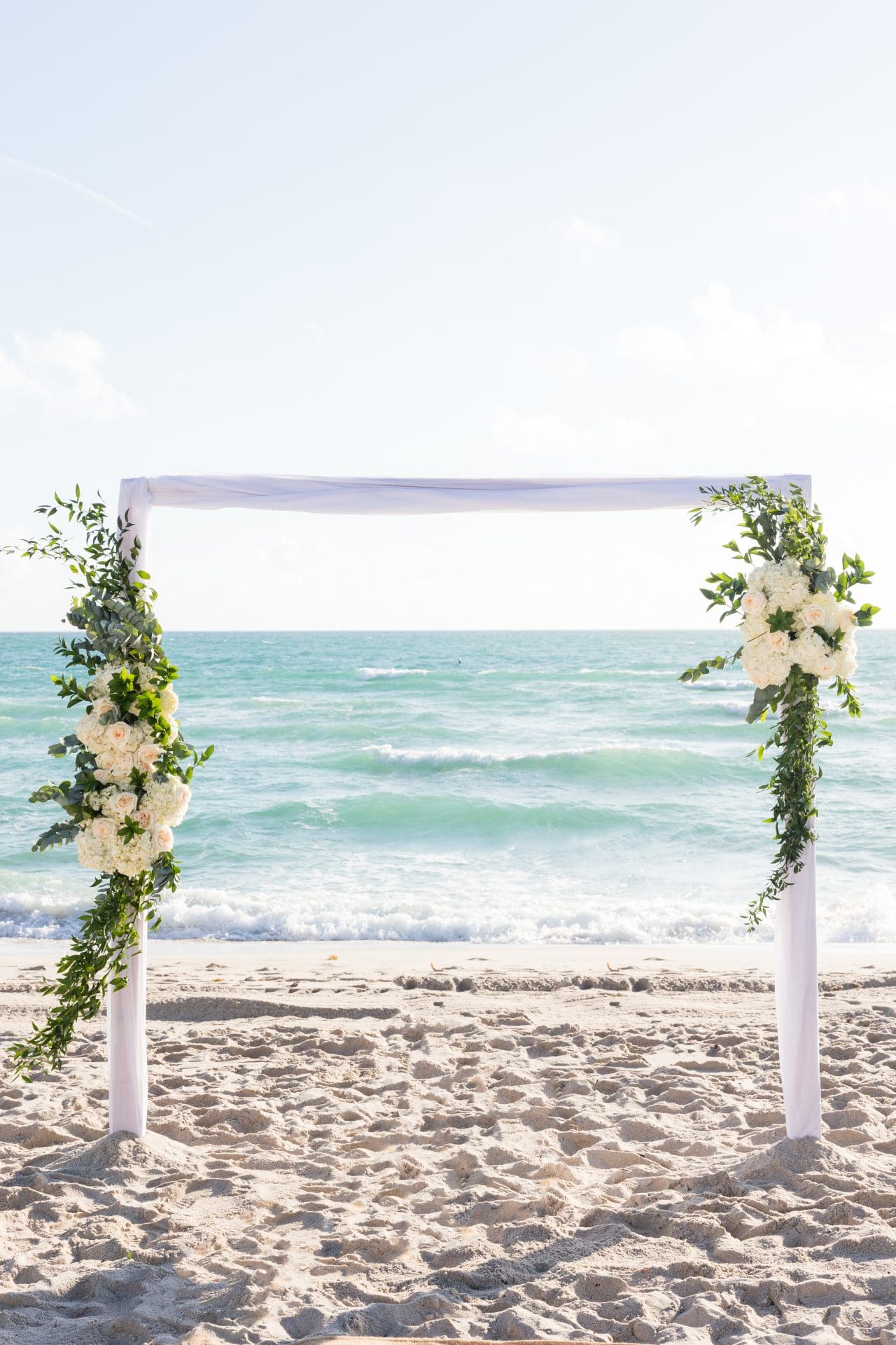 Arches And Decor Options | Small Miami Weddings